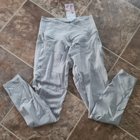 Halara light Grey Pocket Leggings - Picture 1 of 2